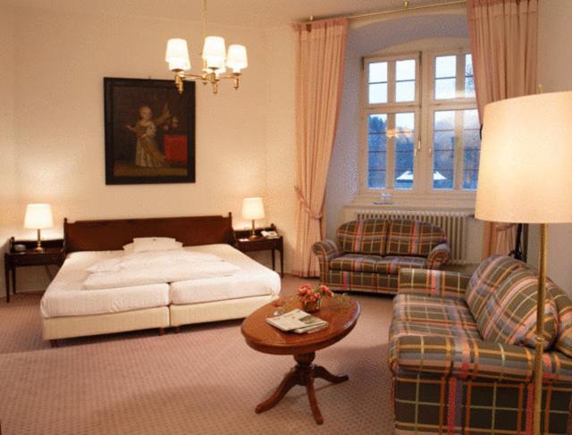 Hotel Und Restaurant Burg Schnellenberg Attendorn Extérieur photo