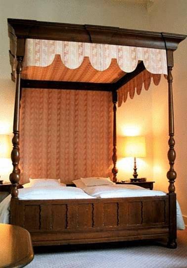 Hotel Und Restaurant Burg Schnellenberg Attendorn Extérieur photo