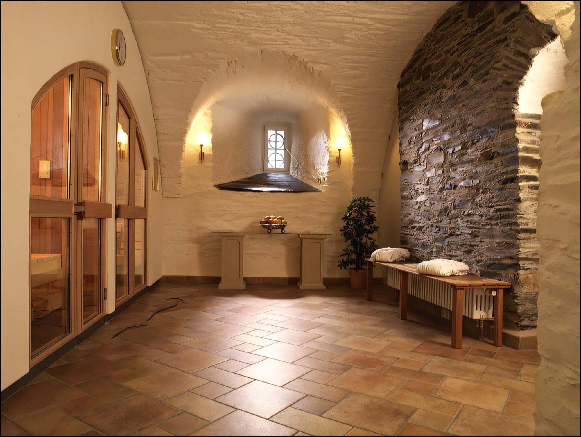 Hotel Und Restaurant Burg Schnellenberg Attendorn Extérieur photo