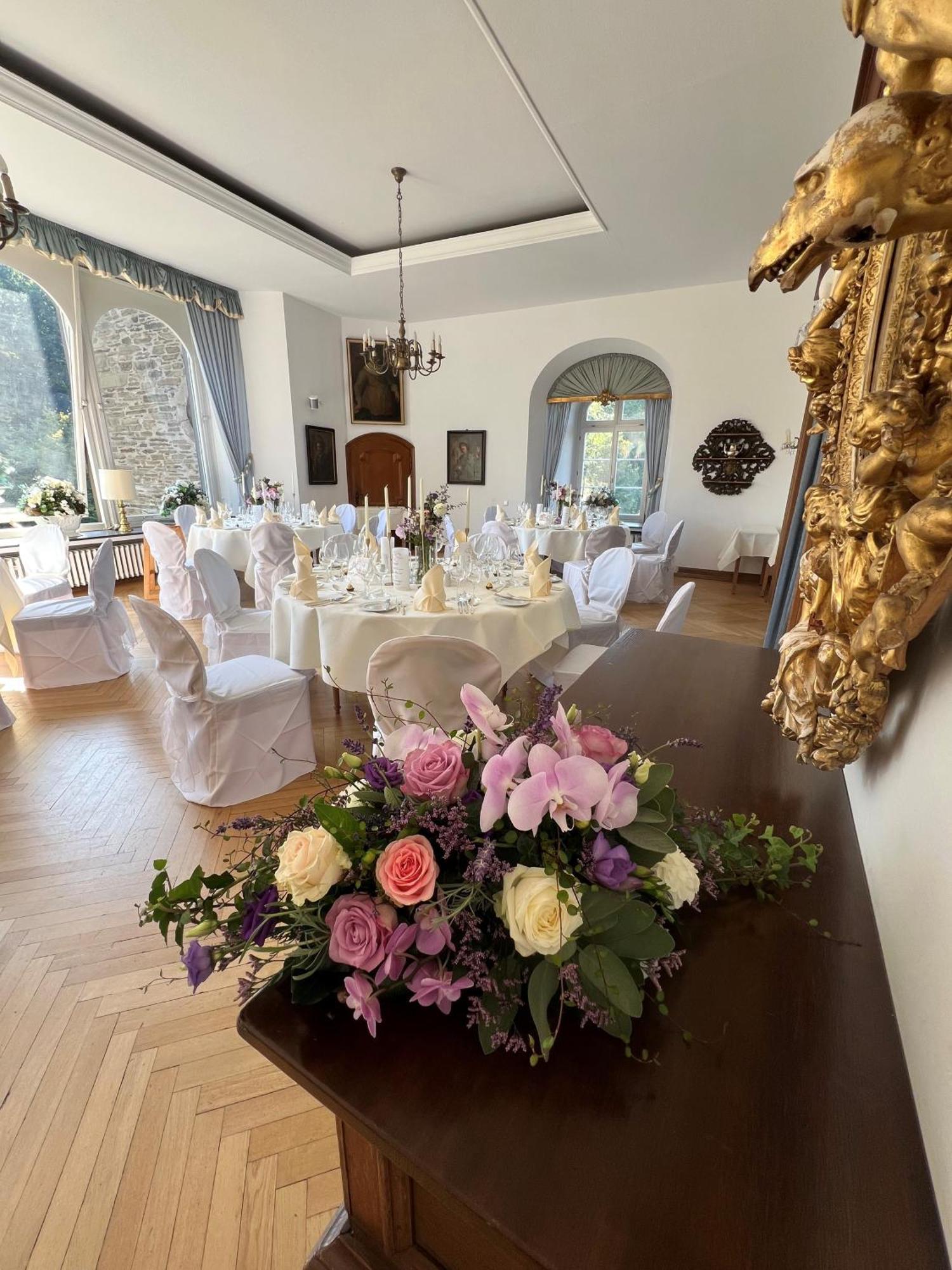 Hotel Und Restaurant Burg Schnellenberg Attendorn Extérieur photo