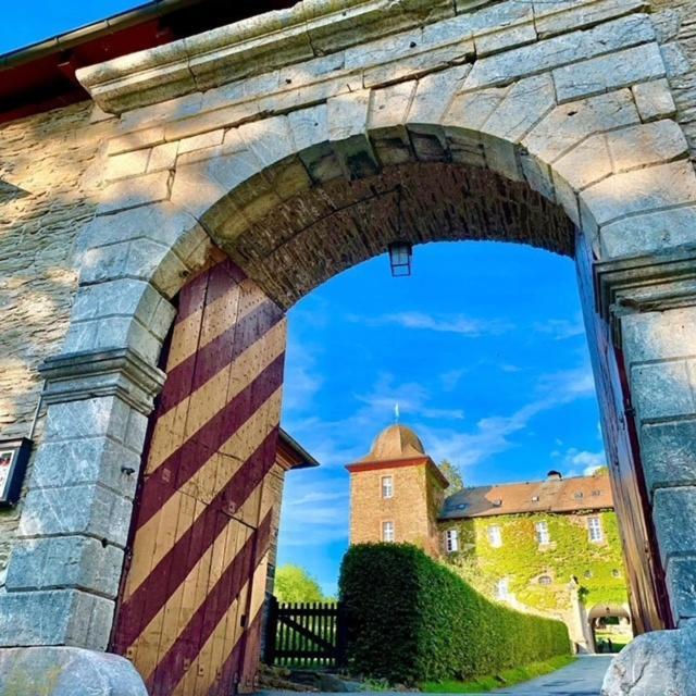 Hotel Und Restaurant Burg Schnellenberg Attendorn Extérieur photo
