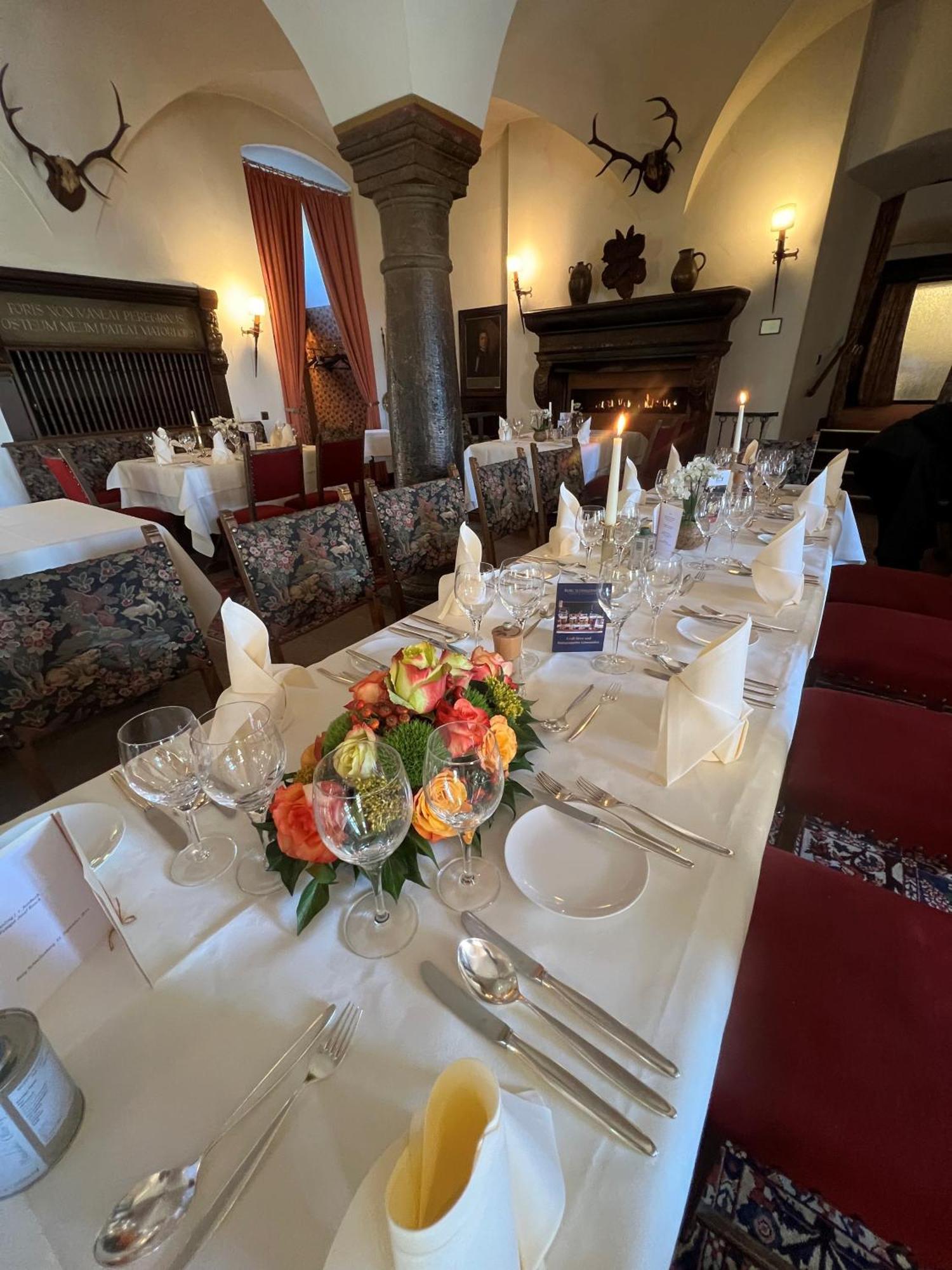 Hotel Und Restaurant Burg Schnellenberg Attendorn Extérieur photo