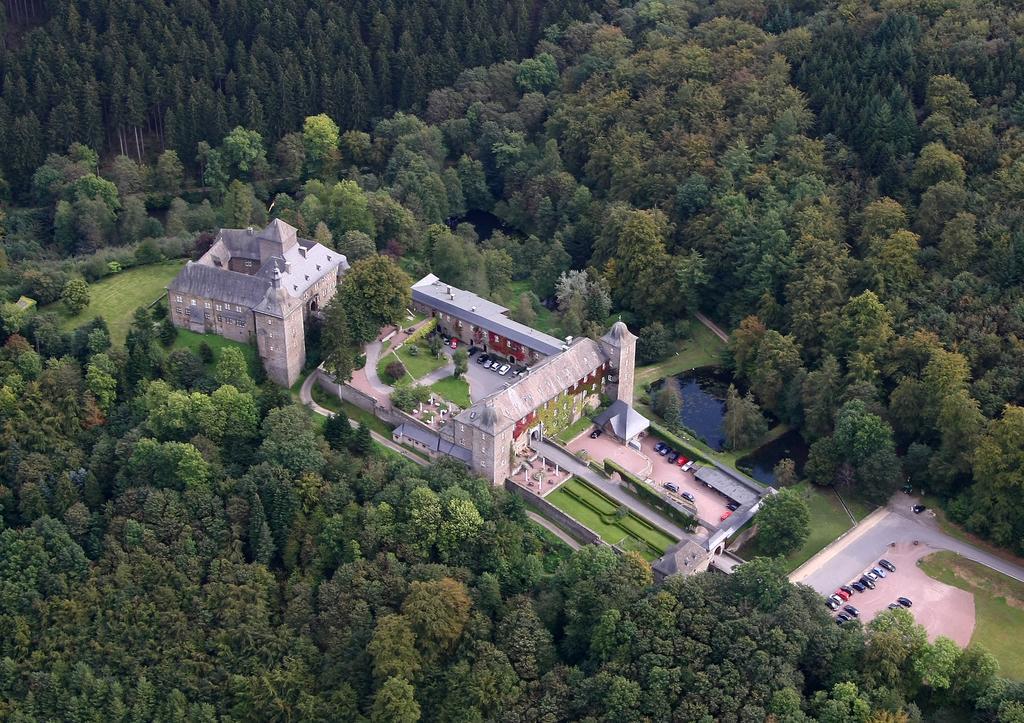 Hotel Und Restaurant Burg Schnellenberg Attendorn Extérieur photo