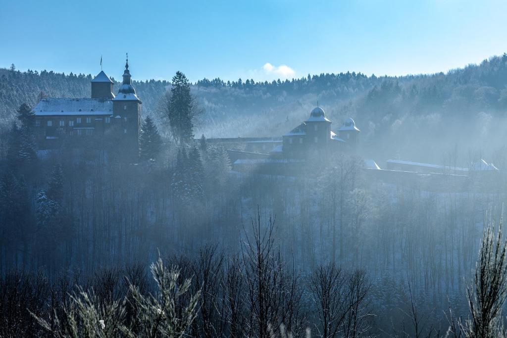 Hotel Und Restaurant Burg Schnellenberg Attendorn Extérieur photo